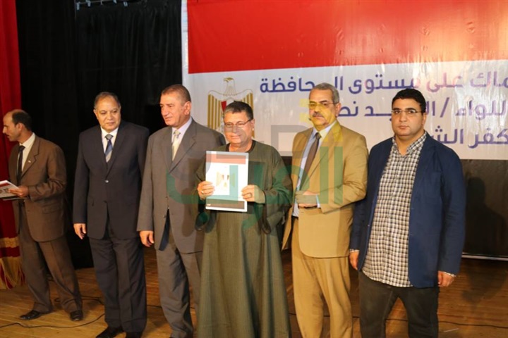 محافظ كفرالشيخ ومدير الأمن يكرمان 80 صيادًا متميزًا من أبناء البرلس