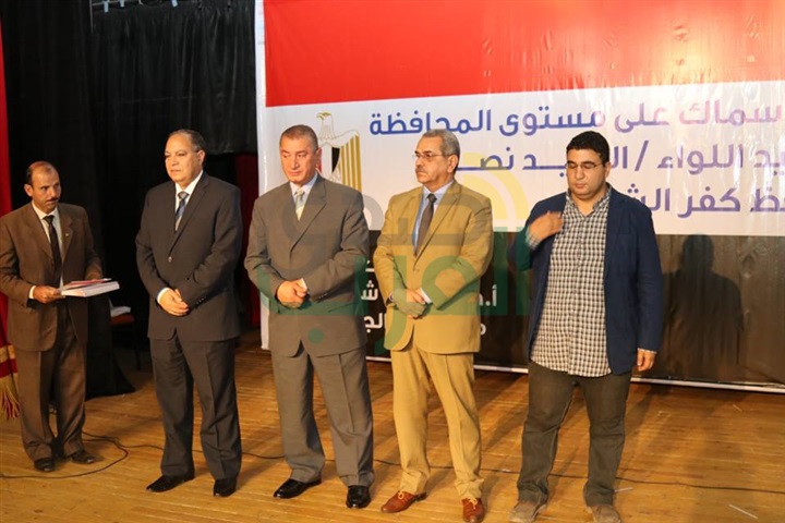 محافظ كفرالشيخ ومدير الأمن يكرمان 80 صيادًا متميزًا من أبناء البرلس