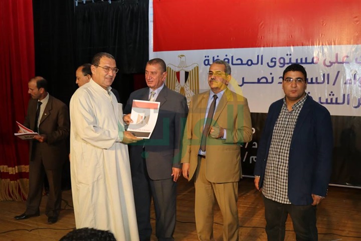 محافظ كفرالشيخ ومدير الأمن يكرمان 80 صيادًا متميزًا من أبناء البرلس