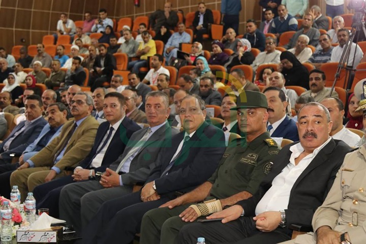 محافظ كفرالشيخ ومدير الأمن يكرمان 80 صيادًا متميزًا من أبناء البرلس