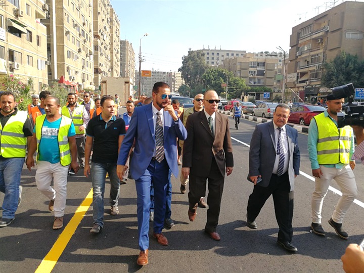محافظ القاهرة يتفقد أعمال تطوير محور شارع النصر بحي النزهة