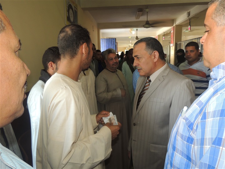مدير امن سوهاج يتفقد وحدة تراخيص مرور الكوثر
