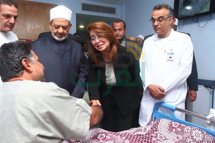 غادة والي تزور مصابي الشرطة بمعركة الواحات.. والمصابون: سنعود للثأر من الإرهابيين