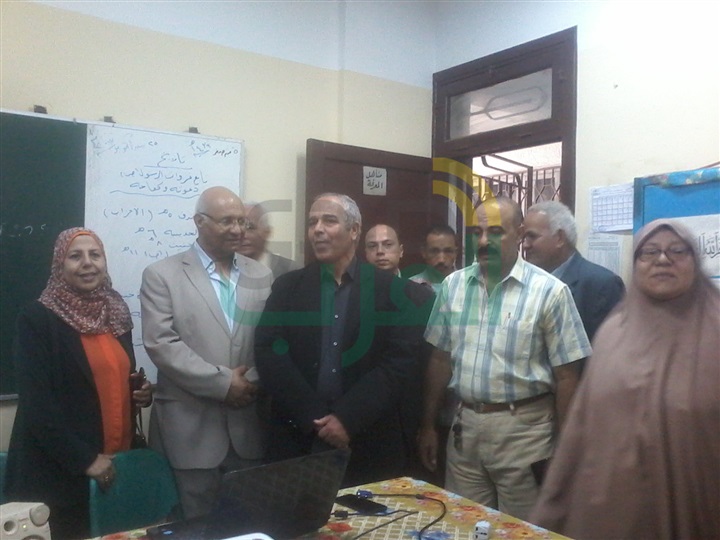 الكشف على 2200 حالة فى قافلة طبية لجامعة بنها بطحلة