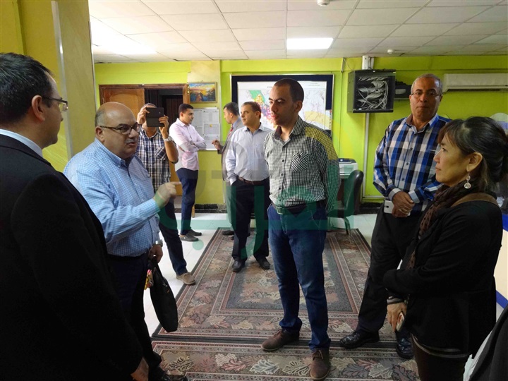وفد المعونة الأمريكية يقييم مشروعات مياه الشرب والصرف الصحي بسوهاج