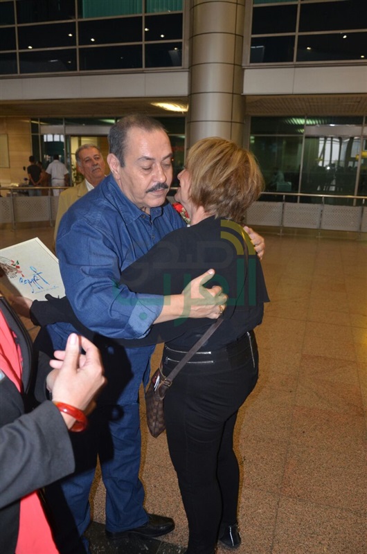 بالصور .. وصول لطفي بوشناق مطار القاهرة رافعا علمي مصر وتونس بالصور .. وصول لطفي بوشناق مطار القاهرة رافعا علمي مصر وتونس