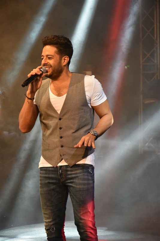 بالصور.. ‎محمد حماقي يشغل حفل الجامعه الامريكيه