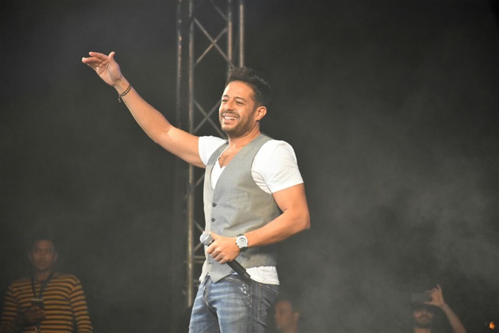 بالصور.. ‎محمد حماقي يشغل حفل الجامعه الامريكيه