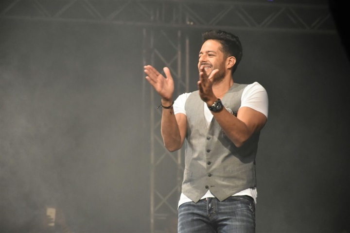 بالصور.. ‎محمد حماقي يشغل حفل الجامعه الامريكيه