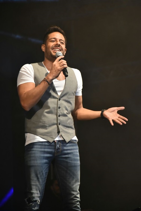 بالصور.. ‎محمد حماقي يشغل حفل الجامعه الامريكيه