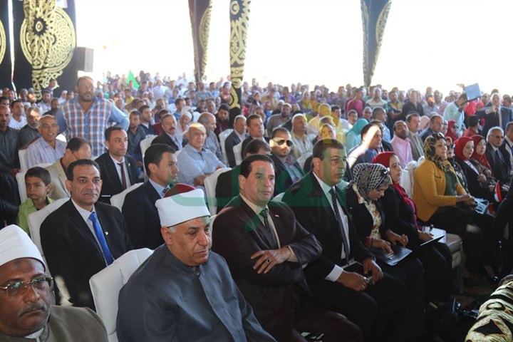 بالفيديو والصور..  محافظ كفر الشيخ وزير التنمية المحلية يشهدان احتفالات المحافظة بالعيد القومي 