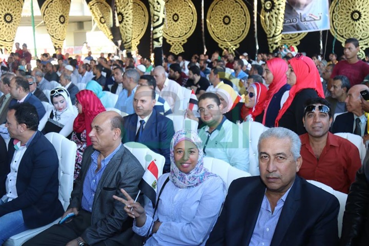 بالفيديو والصور..  محافظ كفر الشيخ وزير التنمية المحلية يشهدان احتفالات المحافظة بالعيد القومي 