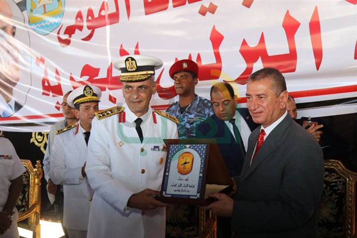 بالفيديو والصور..  محافظ كفر الشيخ وزير التنمية المحلية يشهدان احتفالات المحافظة بالعيد القومي 