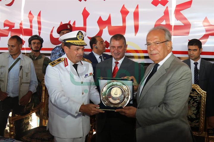 بالفيديو والصور..  محافظ كفر الشيخ وزير التنمية المحلية يشهدان احتفالات المحافظة بالعيد القومي 