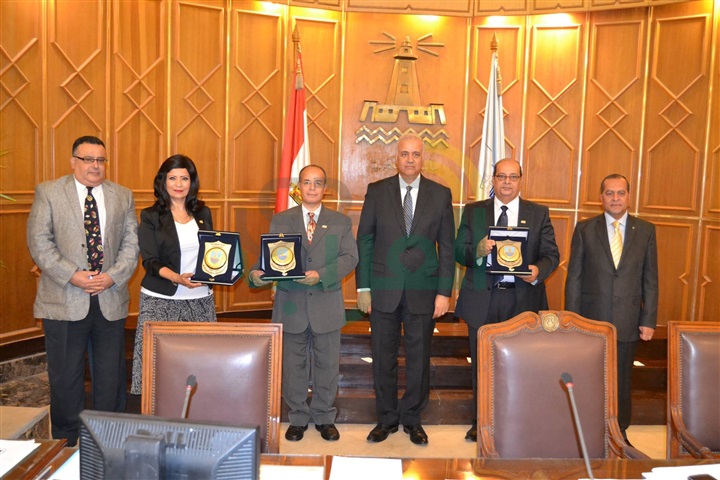 جامعة الإسكندرية تخصص 50 منحة دراسية لأبناء شهداء الجيش والشرطة