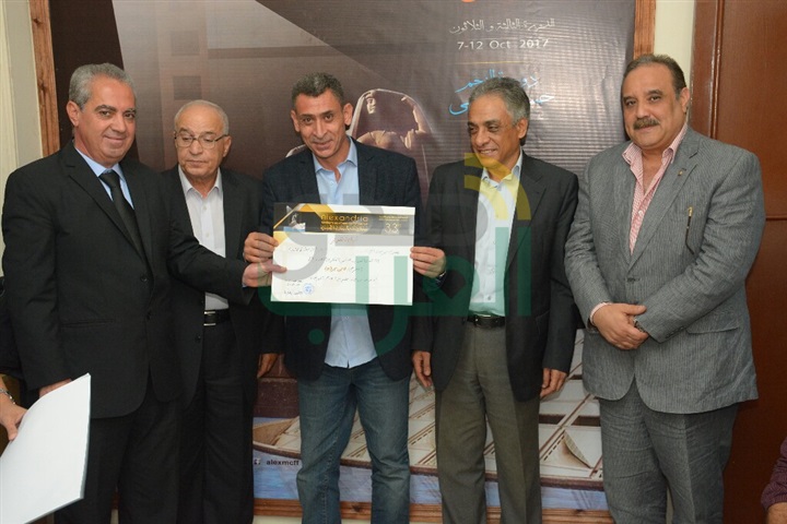 بالصور.. تكريم هاني عبد ربه من إدارة مهرجان الإسكندريه السينمائي بالصور.. تكريم هاني عبد ربه من إدارة مهرجان الإسكندريه السينمائي