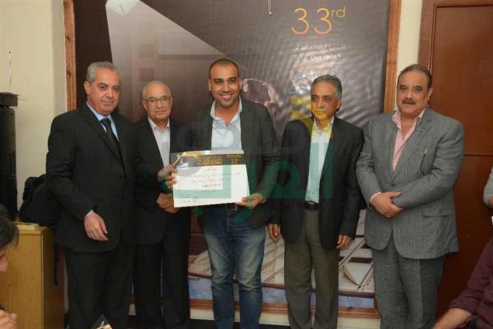 بالصور.. تكريم هاني عبد ربه من إدارة مهرجان الإسكندريه السينمائي بالصور.. تكريم هاني عبد ربه من إدارة مهرجان الإسكندريه السينمائي
