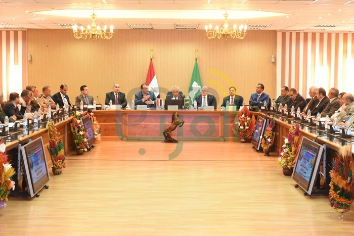محافظ الشرقية يستقبل مساعد وزير التنمية المحلية و يستعرض خطة التغلب على البطالة وزيادة نسبة التشغيل