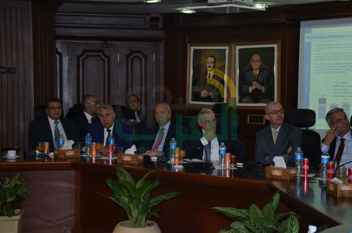 محافظ البنك المركزي يوجه البنوك للتوسع فى تمويل المشروعات الصغيرة محافظ البنك المركزي يوجه البنوك للتوسع فى تمويل المشروعات الصغيرة