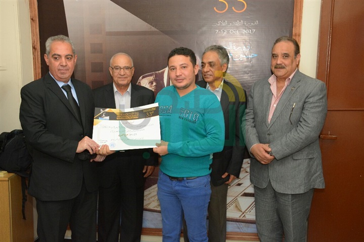 بالصور.. تكريم هاني عبد ربه من إدارة مهرجان الإسكندريه السينمائي بالصور.. تكريم هاني عبد ربه من إدارة مهرجان الإسكندريه السينمائي