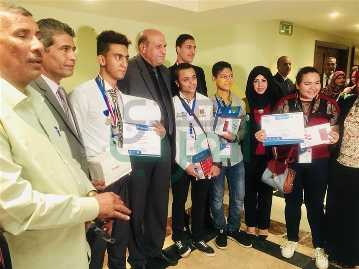 بالصور...تكريم 3 طلاب بكفر الشيخ في معرض مصر الدولي للعلوم والتكنولوجيا بالأقصر