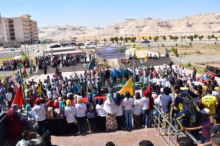 محافظ سوهاج يشارك فى مهرجان سباق الجرى تحت شعار "معا ضد الارهاب"