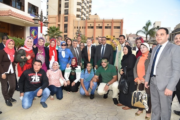بالصور.. إنطلاق فاعليات المهرجان واليوم الالمانى بمكتبة دمنهور