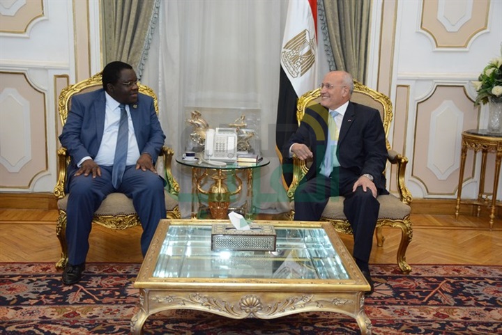 "العصار" يستقبل وفدًا تنزانيًا لبحث مجالات التعاون المشترك "العصار" يستقبل وفدًا تنزانيًا لبحث مجالات التعاون المشترك