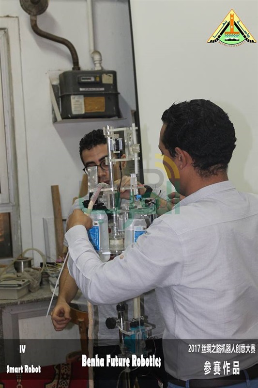 روبوت لعلاج المرضي يبتكره طلاب هندسة شبرا