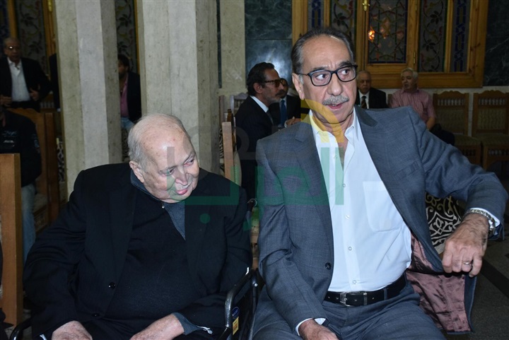 بالصور.. نجوم الفن فى عزاء شقيق المخرج الكبير جلال الشرقاوى بالصور.. نجوم الفن فى عزاء شقيق المخرج الكبير جلال الشرقاوى