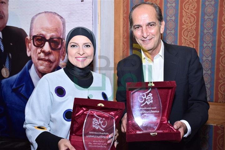 بالصور.. تكريم نجوم الفن والرياضة بحفل "ممكن في مصر" بأحد فنادق القاهرة بالصور.. تكريم نجوم الفن والرياضة بحفل "ممكن في مصر" بأحد فنادق القاهرة
