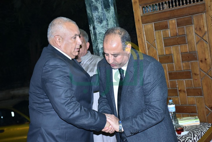 بالصور.. عزاء شقيق محافظ الاسكندرية بحضور ابراهيم محلب بمسجد عمر مكرم بوسط البلد بالصور.. عزاء شقيق محافظ الاسكندرية بحضور ابراهيم محلب بمسجد عمر مكرم بوسط البلد