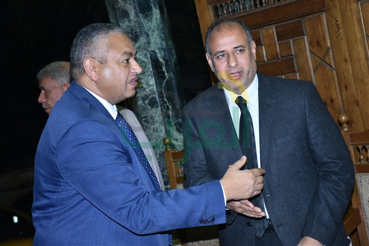 بالصور.. عزاء شقيق محافظ الاسكندرية بحضور ابراهيم محلب بمسجد عمر مكرم بوسط البلد بالصور.. عزاء شقيق محافظ الاسكندرية بحضور ابراهيم محلب بمسجد عمر مكرم بوسط البلد