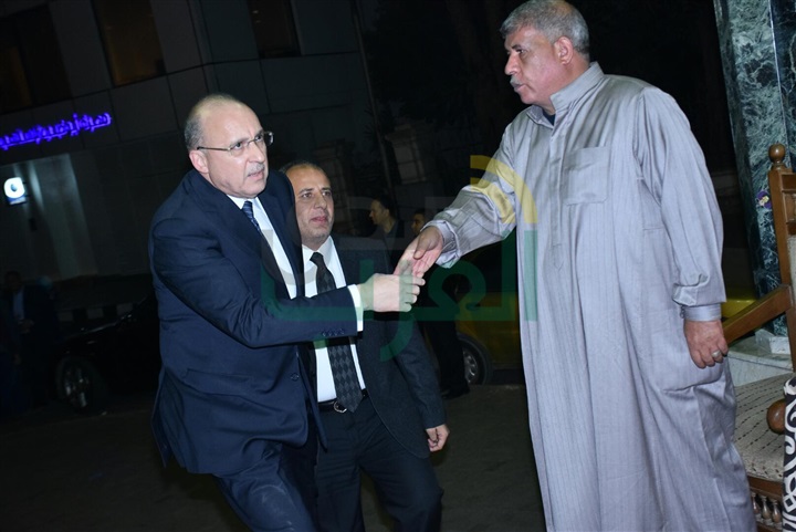 بالصور.. عزاء شقيق محافظ الاسكندرية بحضور ابراهيم محلب بمسجد عمر مكرم بوسط البلد بالصور.. عزاء شقيق محافظ الاسكندرية بحضور ابراهيم محلب بمسجد عمر مكرم بوسط البلد