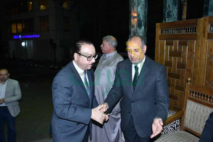 بالصور.. عزاء شقيق محافظ الاسكندرية بحضور ابراهيم محلب بمسجد عمر مكرم بوسط البلد بالصور.. عزاء شقيق محافظ الاسكندرية بحضور ابراهيم محلب بمسجد عمر مكرم بوسط البلد