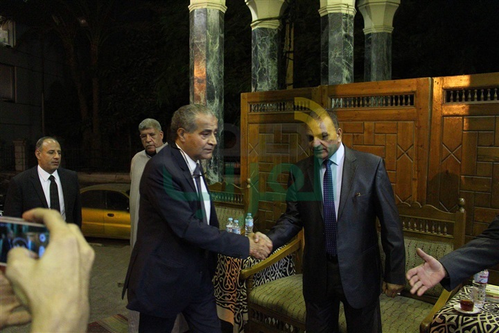 بالصور.. عزاء شقيق محافظ الاسكندرية بحضور ابراهيم محلب بمسجد عمر مكرم بوسط البلد بالصور.. عزاء شقيق محافظ الاسكندرية بحضور ابراهيم محلب بمسجد عمر مكرم بوسط البلد