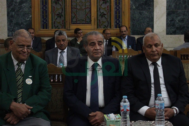 بالصور.. عزاء شقيق محافظ الاسكندرية بحضور ابراهيم محلب بمسجد عمر مكرم بوسط البلد بالصور.. عزاء شقيق محافظ الاسكندرية بحضور ابراهيم محلب بمسجد عمر مكرم بوسط البلد