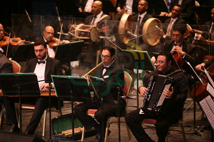 بالصور.. الكويتى "عبد الله الرويشد" يفتتح حفله باغنية مصر التي في خاطري بالصور.. الكويتى "عبد الله الرويشد" يفتتح حفله باغنية مصر التي في خاطري