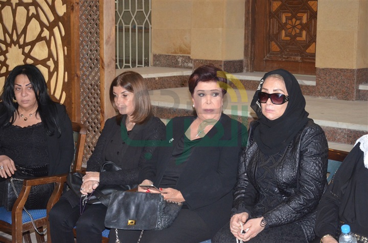 بالصور .. نجوم الفن والاعلام في يواسون شهيرة وأسرتها في وفاة شقيقها بالصور .. نجوم الفن والاعلام في يواسون شهيرة وأسرتها في وفاة شقيقها