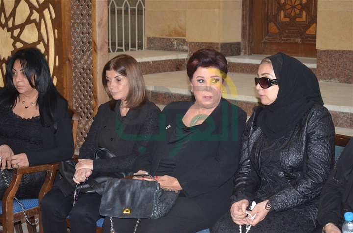 بالصور .. نجوم الفن والاعلام في يواسون شهيرة وأسرتها في وفاة شقيقها بالصور .. نجوم الفن والاعلام في يواسون شهيرة وأسرتها في وفاة شقيقها
