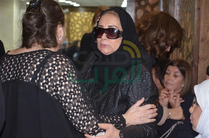 بالصور .. نجوم الفن والاعلام في يواسون شهيرة وأسرتها في وفاة شقيقها بالصور .. نجوم الفن والاعلام في يواسون شهيرة وأسرتها في وفاة شقيقها