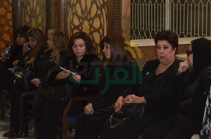 بالصور .. نجوم الفن والاعلام في يواسون شهيرة وأسرتها في وفاة شقيقها بالصور .. نجوم الفن والاعلام في يواسون شهيرة وأسرتها في وفاة شقيقها
