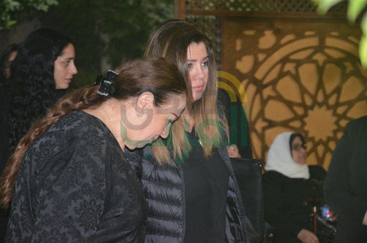 بالصور .. نجوم الفن والاعلام في يواسون شهيرة وأسرتها في وفاة شقيقها بالصور .. نجوم الفن والاعلام في يواسون شهيرة وأسرتها في وفاة شقيقها
