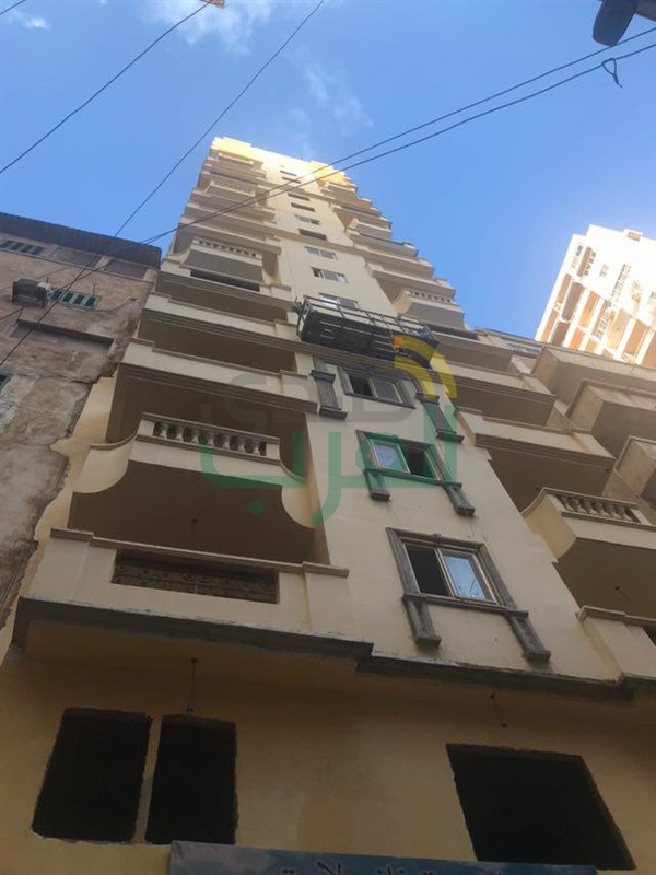 رئيس حي شرق الإسكندرية يكثف من حملات الإزالة وإيقاف أعمال البناء 