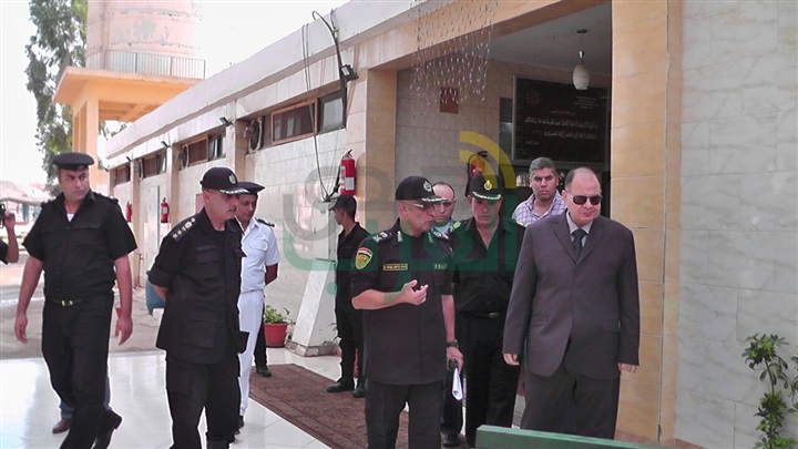 مدير أمن الجيزة يتفقد الخدمات الأمنية ويطالب القوات باليقظة الدائمة