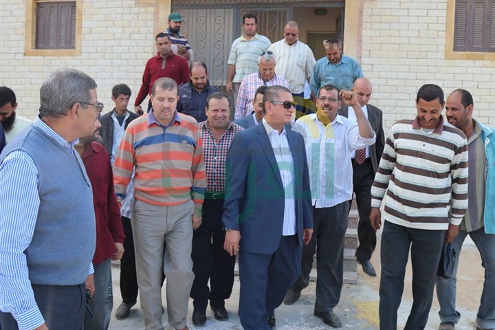 بالصور.. محافظ كفر الشيخ يتفقد أعمال تكاسي بوغاز البرلس