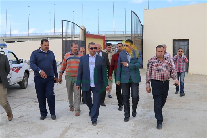 بالصور.. محافظ كفر الشيخ يتفقد أعمال تكاسي بوغاز البرلس