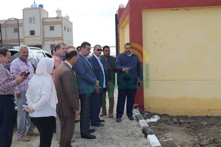 بالصور.. محافظ كفر الشيخ يتفقد أعمال تكاسي بوغاز البرلس
