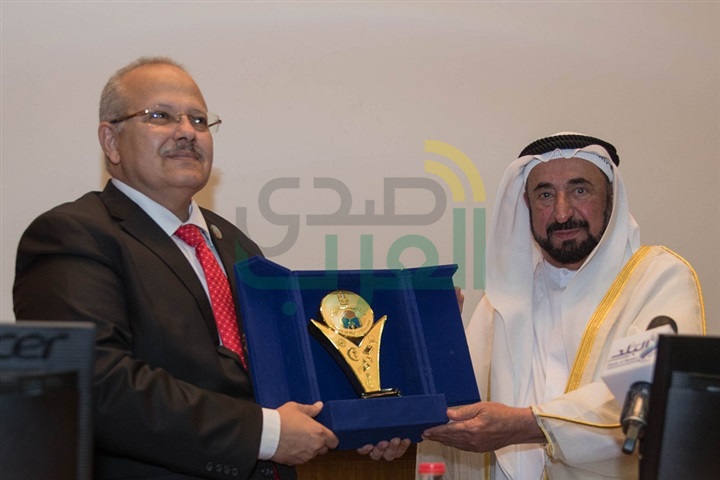 حاكم الشارقة يزور معهد الأورام القومي في القاهرة