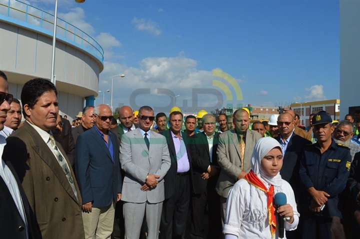 محافظ كفر الشيخ يكرم العاملين بمحطة مياه "المفتي" بسيدى سالم 